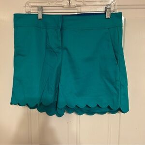 Isaac Mizrahi New York Women’s Green Tailored Short w/Scalloped Hem Size 8 NEW